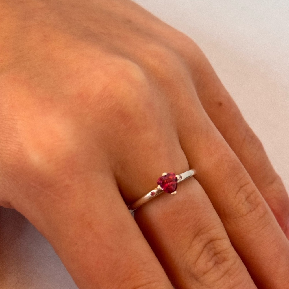 Pandora “You and me” sparkling red bear ring. size 7 excellent used condition - Picture 5 of 5